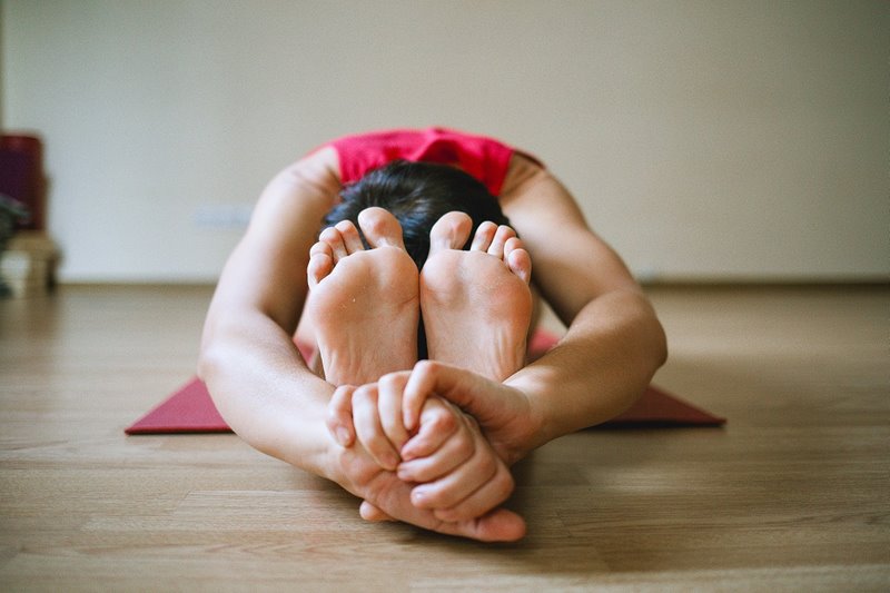 yoga-g680dbf0e4_1280.jpg